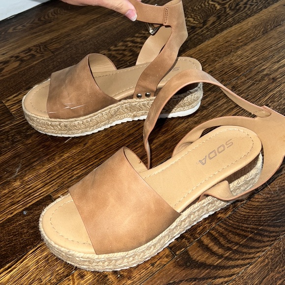 Good condition platform sandal - Picture 2 of 5